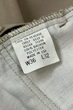 Load image into Gallery viewer, 1980’S LEVI’S MADE IN USA STAPREST 517 COWBOY CUT WESTERN PANTS 36 X 32
