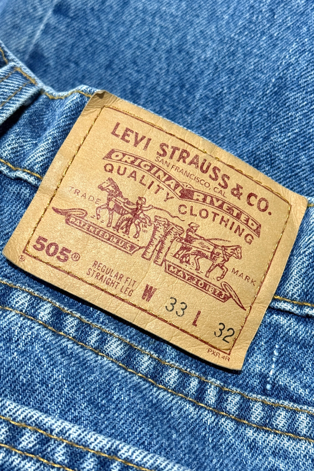 1990’S LEVI’S 505 MADE IN USA FADED LIGHT WASH STRAIGHT LEG DENIM JEANS 30 X 32