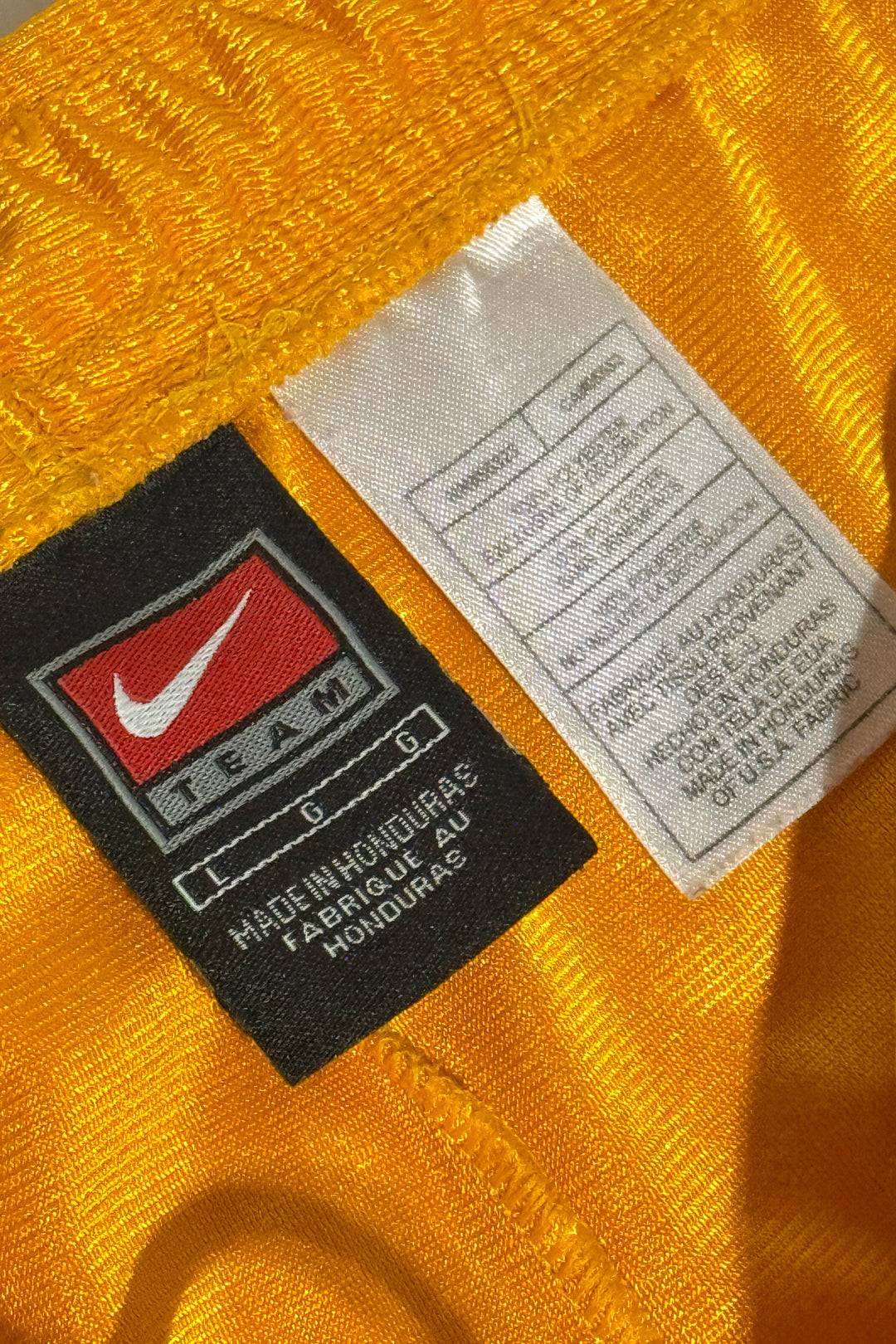 1990’S NIKE SATIN YELLOW 8” BASKETBALL SHORTS LARGE