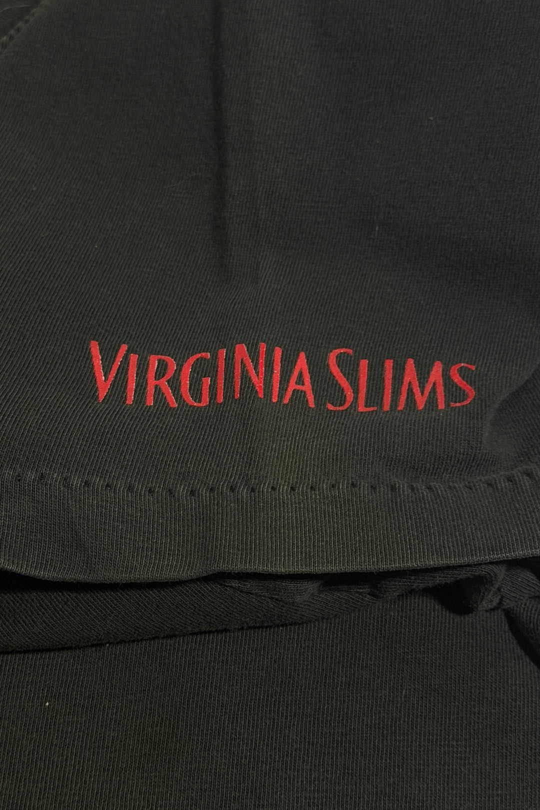 1990’S VIRGINIA SLIMS MADE IN USA FADED &amp; THRASHED BLACK SINGLE STITCH V-NECK S/S T-SHIRT WOMEN’S XXL / MEN’S X-LARGE