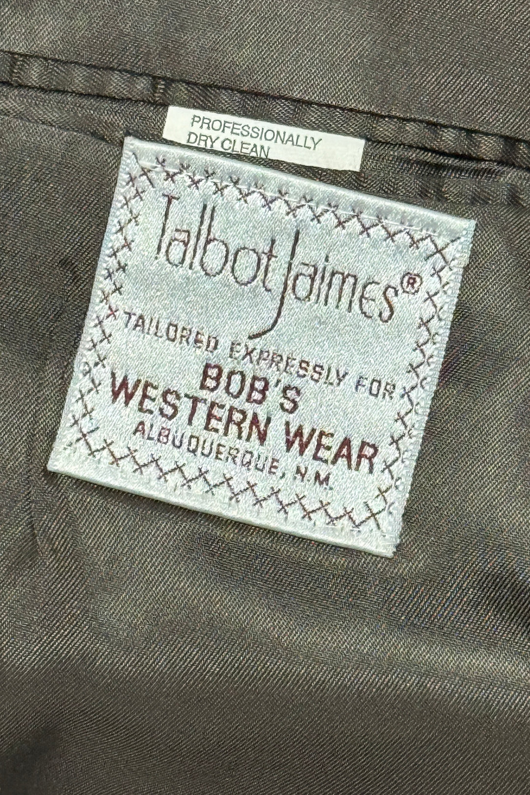 1970’S BOB’S WESTERNWEAR MADE IN USA BROWN PINSTRIPE WESTERN COWBOY SUIT 40R