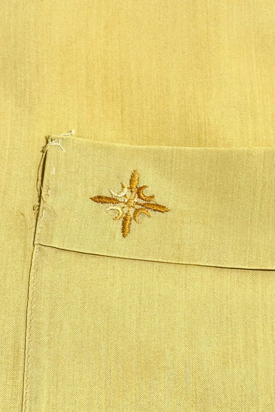 1960’S ARISTOCRAT MADE IN USA FADED &amp; REPAIRED CROPPED SELVEDGE EMBROIDERED YELLOW SATIN LOOP COLLAR S/S B.D. SHIRT LARGE