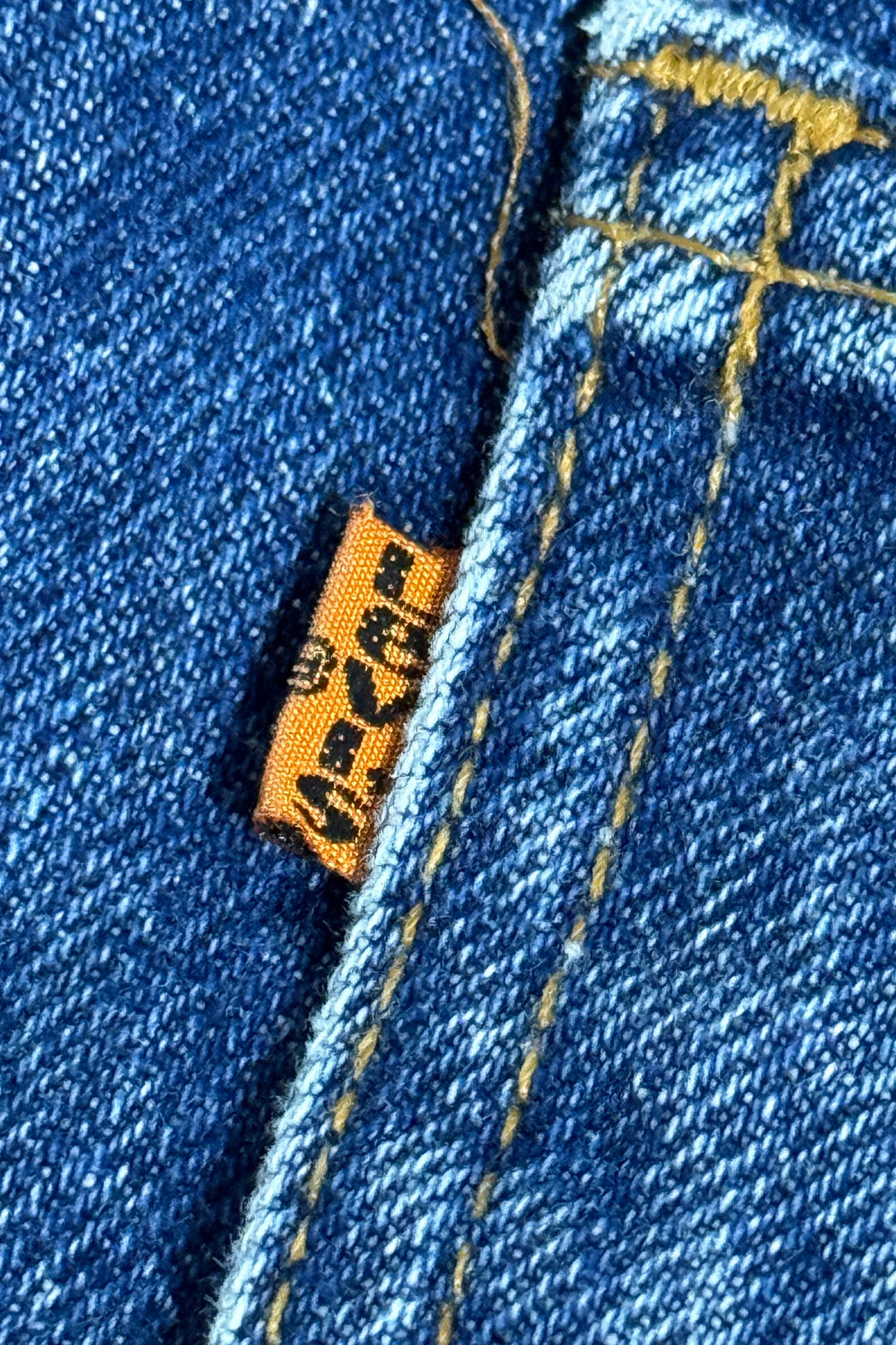 1980’S LEVI’S ORANGE TAB 505 MADE IN USA FADED MEDIUM WASH DENIM JEANS 32 X 30