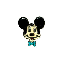 Cargar imagen en el visor de la galería, 1970’S ZUNI TOONS TURQUOISE ONYX INLAY STERLING SILVER MICKEY MOUSE PIN NECKLACE PENDANT
