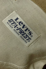 Load image into Gallery viewer, 1970’S LEVI’S MADE IN USA STAPREST 517 KHAKI WESTERN BOOTCUT PANTS 32 X 28
