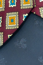 Cargar imagen en el visor de la galería, 1980’S BROOKS BROTHERS MAKERS MADE IN USA 100% ITALIAN SILK MAROON HANDMADE TIE
