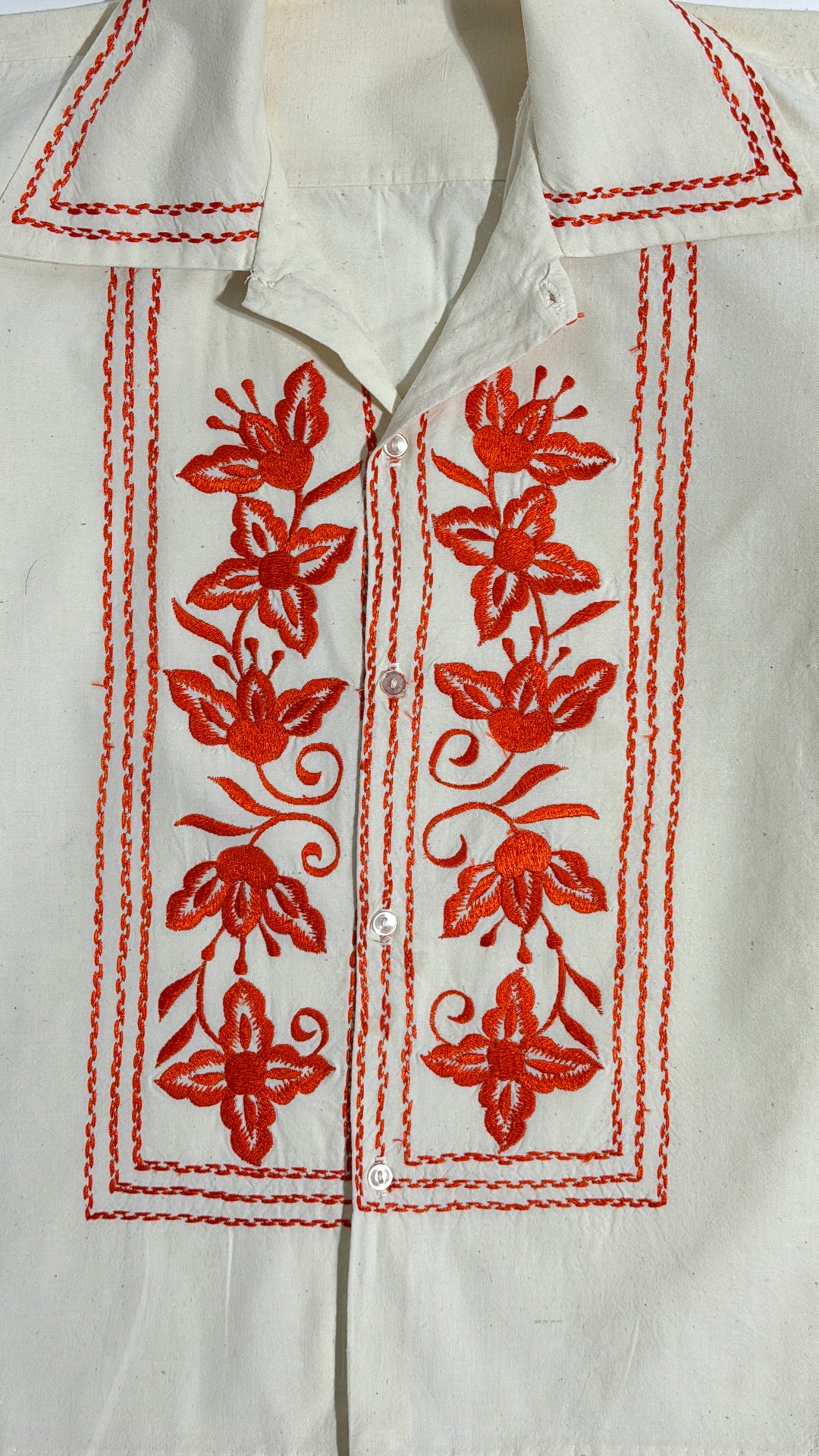 1960’S CROPPED MEXICAN EMBROIDERED FLORAL SLUB WEAVE LINEN L/S B.D. SHIRT LARGE