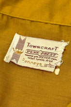 Load image into Gallery viewer, 1960’S PENNEY’S MADE IN USA EMBROIDERED SELVEDGE CROPPED LOOP COLLAR S/S B.D. SHIRT LARGE
