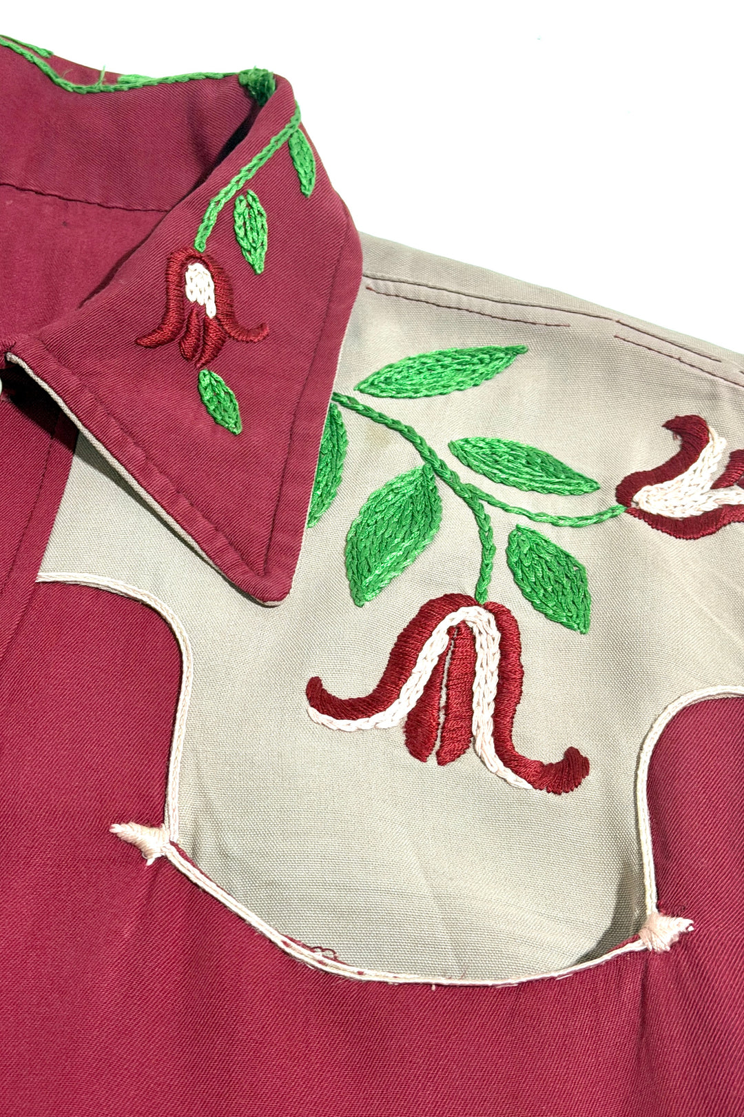 1940’S THRASHED FADED &amp; REPAIRED MADE IN USA CROPPED OXBLOOD WOOL GABARDINE FLORAL CHAINSTITCHED PEARL BUTTON WESTERN L/S B.D. SHIRT LARGE