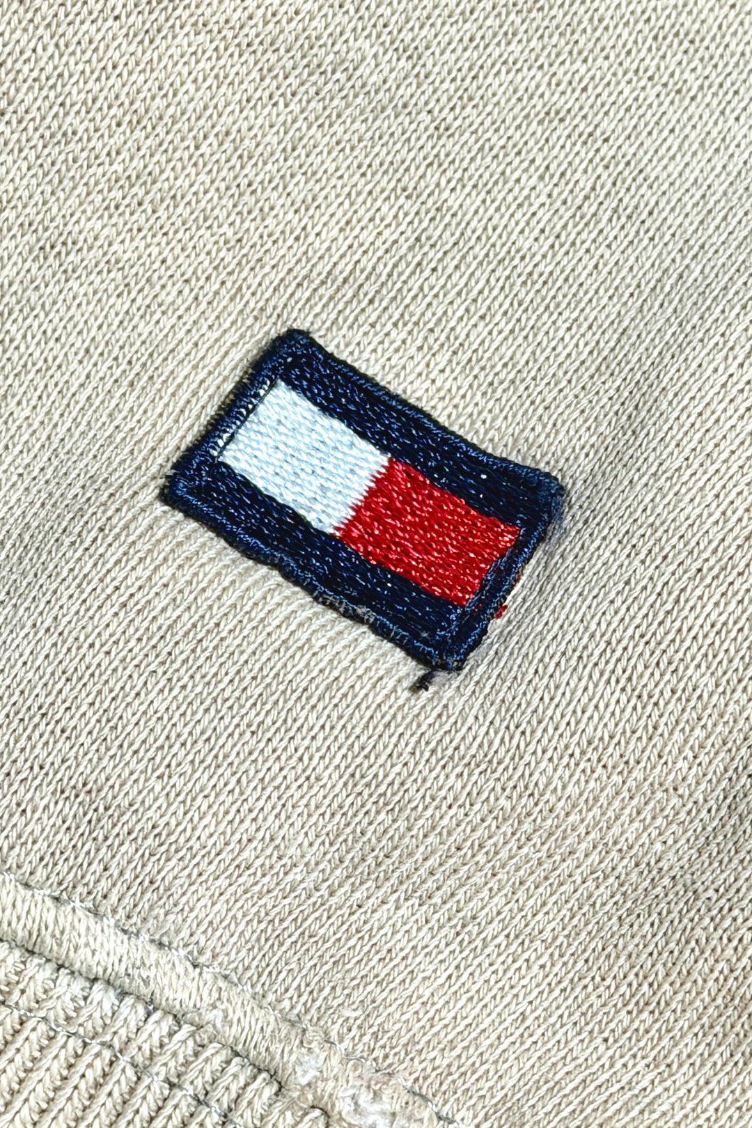 1990’S TOMMY HILFIGER THRASHED &amp; FADED CLASSIC VARSITY BRUSHED FLEECE CREWNECK SWEATER X-LARGE