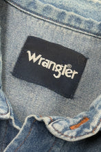 Load image into Gallery viewer, 1990’S WRANGLER MADE IN USA PERFECT WASH WESTERN DENIM PEARL SNAP L/S B.D. SHIRT LARGE
