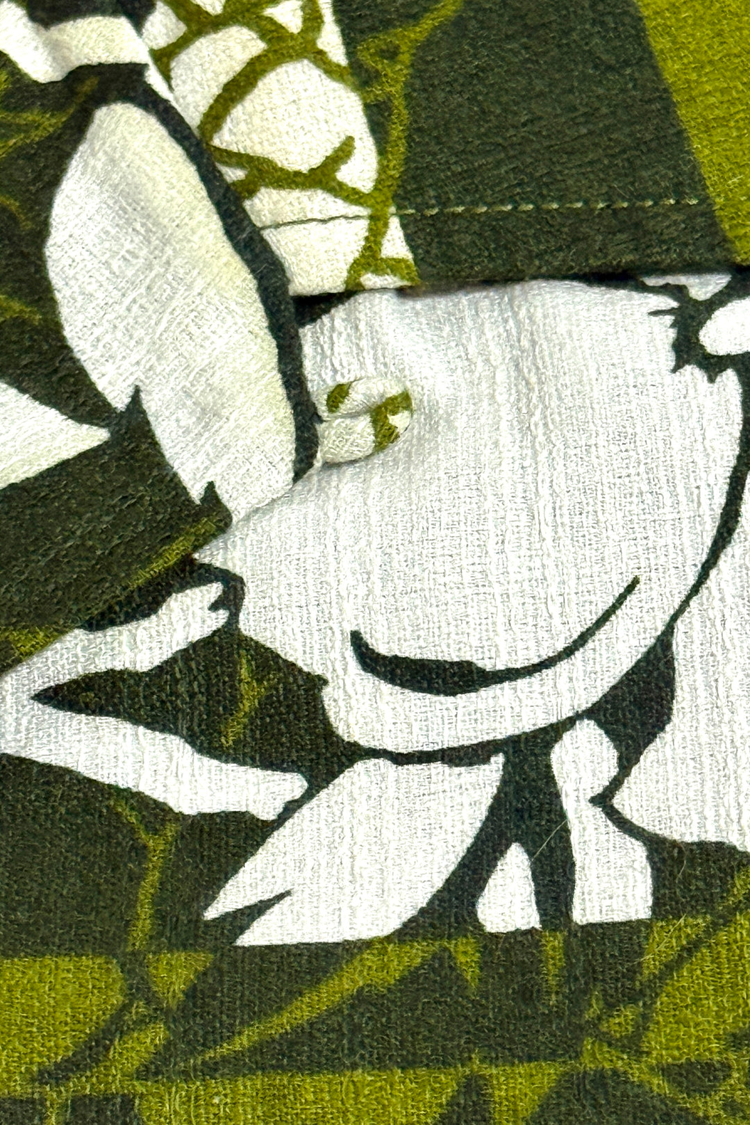 1960’S KALANI MADE IN HAWAII CROPPED GREEN FLORAL PRINT LOOP COLLAR HAWAIIAN S/S B.D. SHIRT MEDIUM