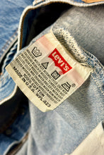 Load image into Gallery viewer, 1990’S LEVI’S MADE IN USA 501XX MEDIUM WASH DENIM JEANS 36 X 27
