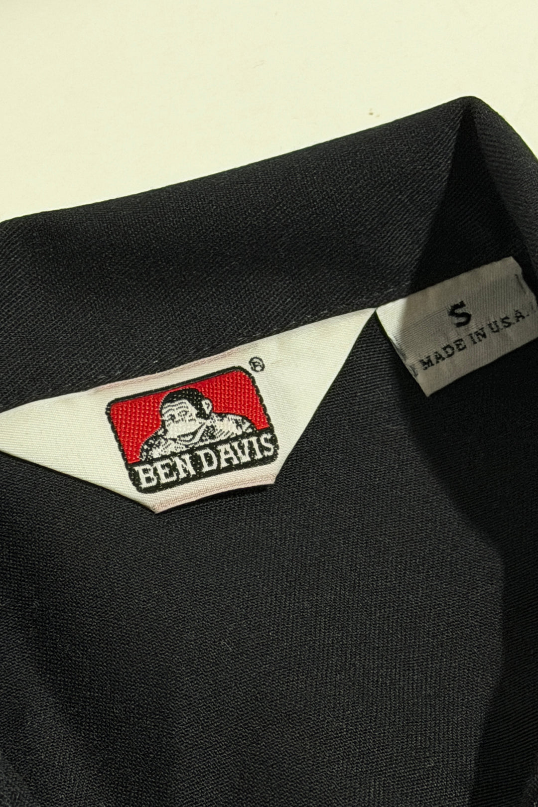 1990’S BEN DAVIS MADE IN USA CROPPED BLACK TWILL HALF ZIP S/S B.D. WORK SHIRT MEDIUM