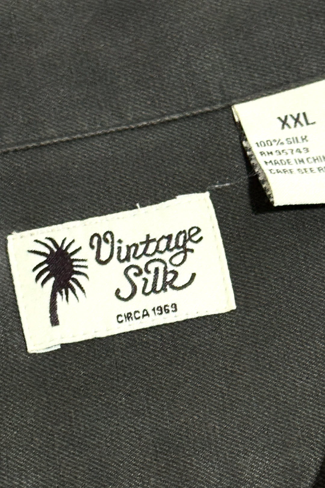 2000’S VINTAGE SILK 100% SILK LOOP COLLAR S/S B.D. SHIRT X-LARGE