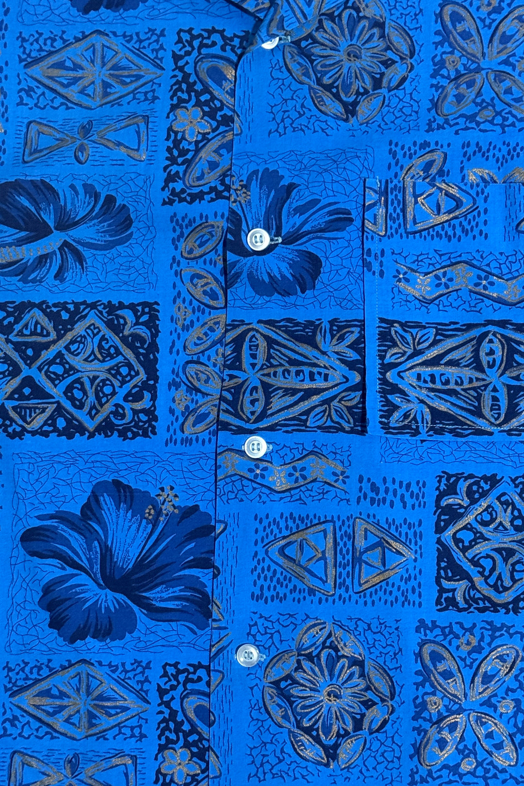 1960’S TIKI PRINT MADE IN USA BLUE SELVEDGE HAWAIIAN PRINT LOOP COLLAR S/S B.D. SHIRT MEDIUM