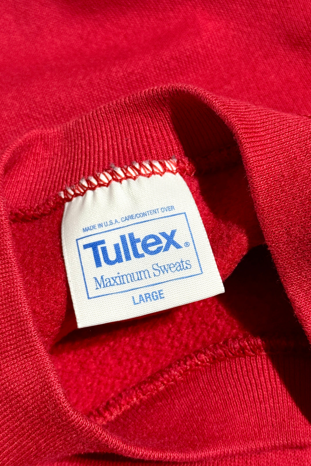 1980’S FERRARI MARLBORO F1 MADE IN USA FADED RAGLAN SLEEVE FLEECE CREWNECK SWEATER LARGE