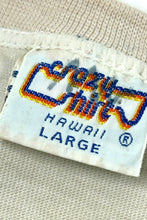 Cargar imagen en el visor de la galería, 1980’S CRAZY SHIRTS HAWAII MADE IN USA SINGLE STITCH T-SHIRT LARGE
