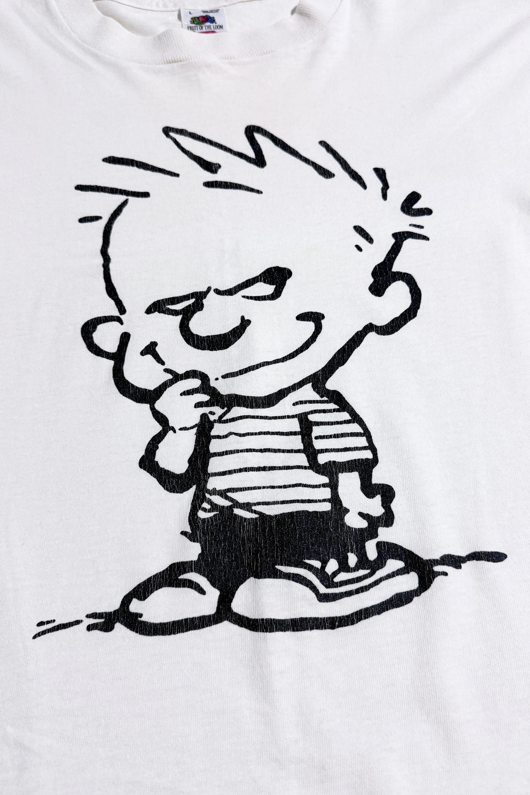 1990’S MISCHIEVOUS CALVIN & HOBBES MADE IN USA SINGLE STITCH WHITE JERSEY S/S T-SHIRT LARGE