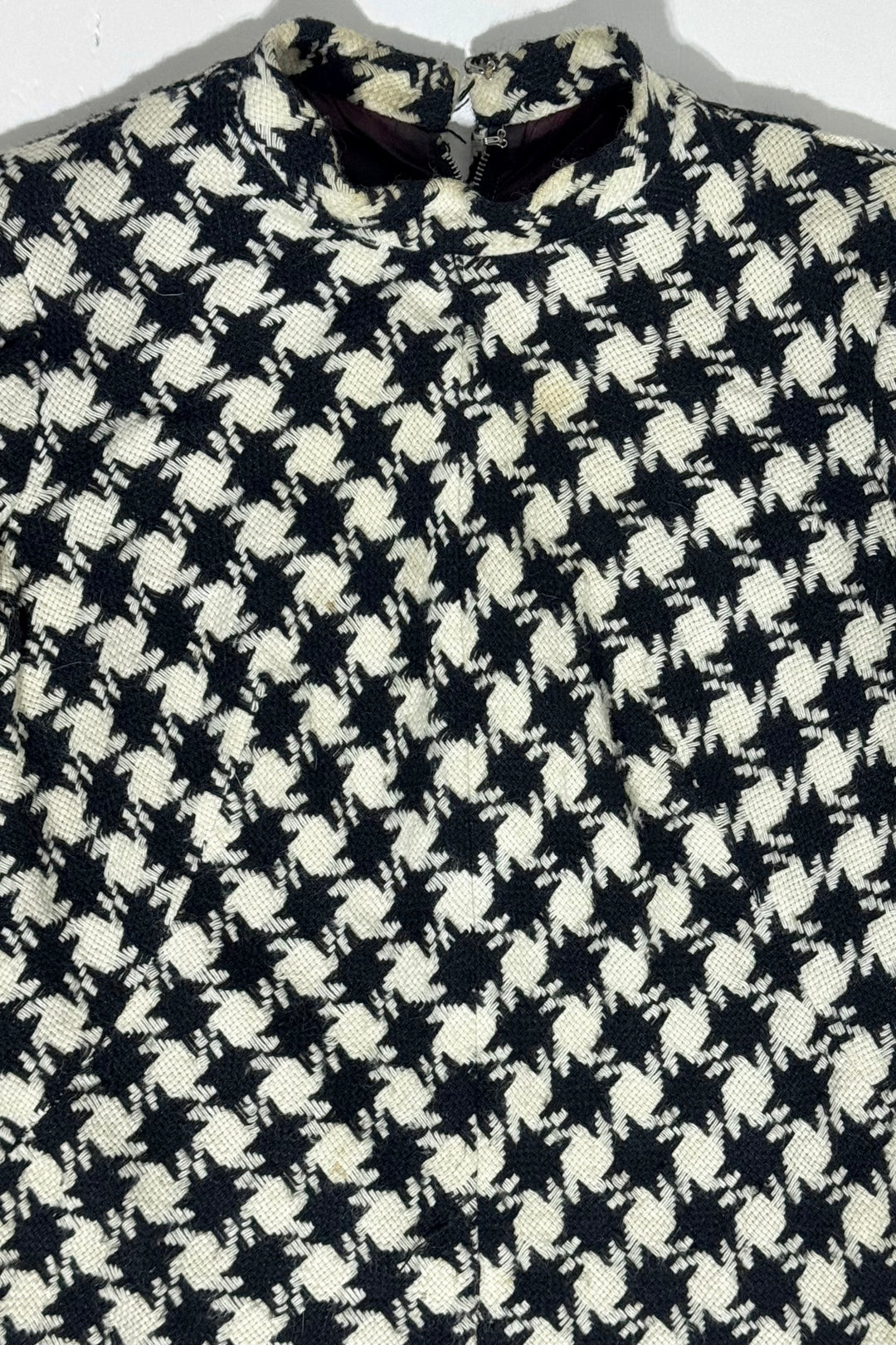 1960S MOD MADE IN USA BLACK &amp; WHITE WOOL HOUNDSTOOTH TUNIC &amp; SKIRT TWO-PIECE SET WOMEN’S SMALL/MEDIUM