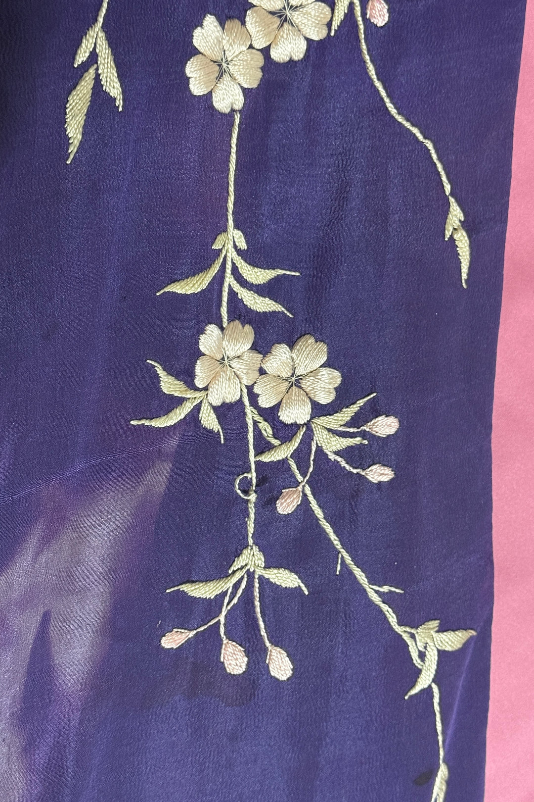1960’S FADED & THRASHED 100% SILK HANDMADE IN JAPAN EMBROIDERED SAKURA KIMONO MEDIUM