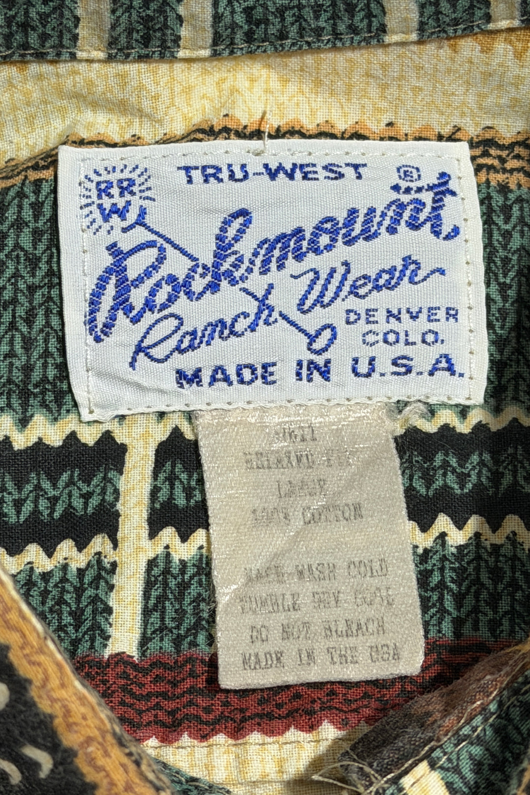 1980’S ROCKMOUNT RANCHWEAR MADE IN USA KEYHOLE CUTOUT TAPESTRY PRINT WESTERN PEARL SNAP L/S. B.D. SHIRT X-LARGE