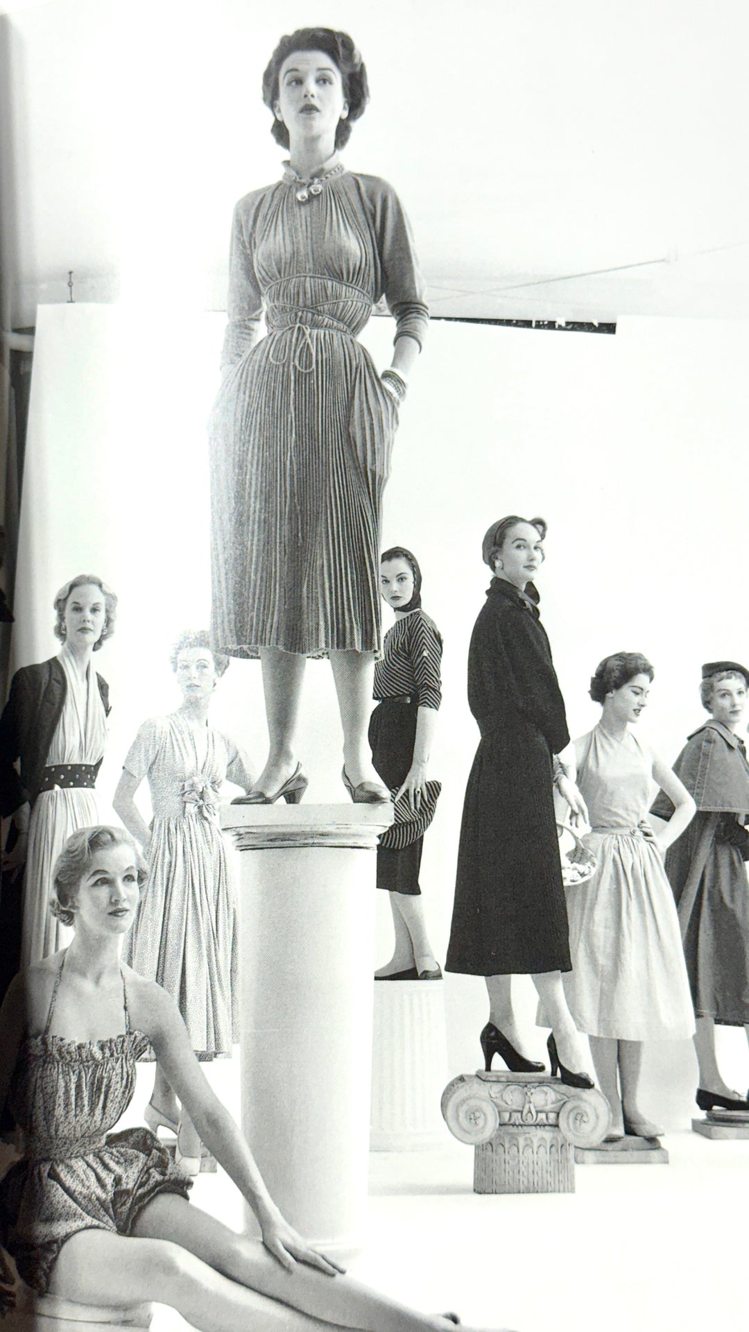 VITAL FORMS: AMERICAN ART AND DESIGN IN THE ATOMIC AGE, 1940-1960 BOOK