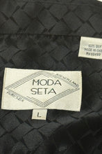 Cargar imagen en el visor de la galería, 1980’S MODA SETA 100% SILK PATTERNED L/S B.D. SHIRT LARGE
