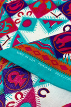 Cargar imagen en el visor de la galería, 1980’S WAMCRAFT NATIVE DESIGN MADE IN USA SELVEDGE COLORFAST BANDANA
