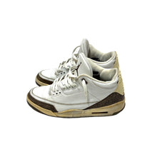 Load image into Gallery viewer, 2000’S JORDAN 3 2001 REISSUE MOCHA BROWN WHITE BASKETBALL SHOES 12
