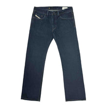 Load image into Gallery viewer, 2000’S DIESEL MADE IN ITALY Y2K BOOTCUT DARK WASH DENIM JEANS 32 X 30
