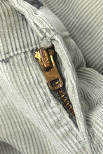 Load image into Gallery viewer, 1970’S LEVI’S 517 GRAY CORDUROY MADE IN USA BOOTCUT PANTS 32 X 30
