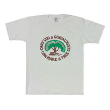 Cargar imagen en el visor de la galería, 1990’S FAMILY TREE MADE IN USA SINGLE STITCH T-SHIRT MEDIUM
