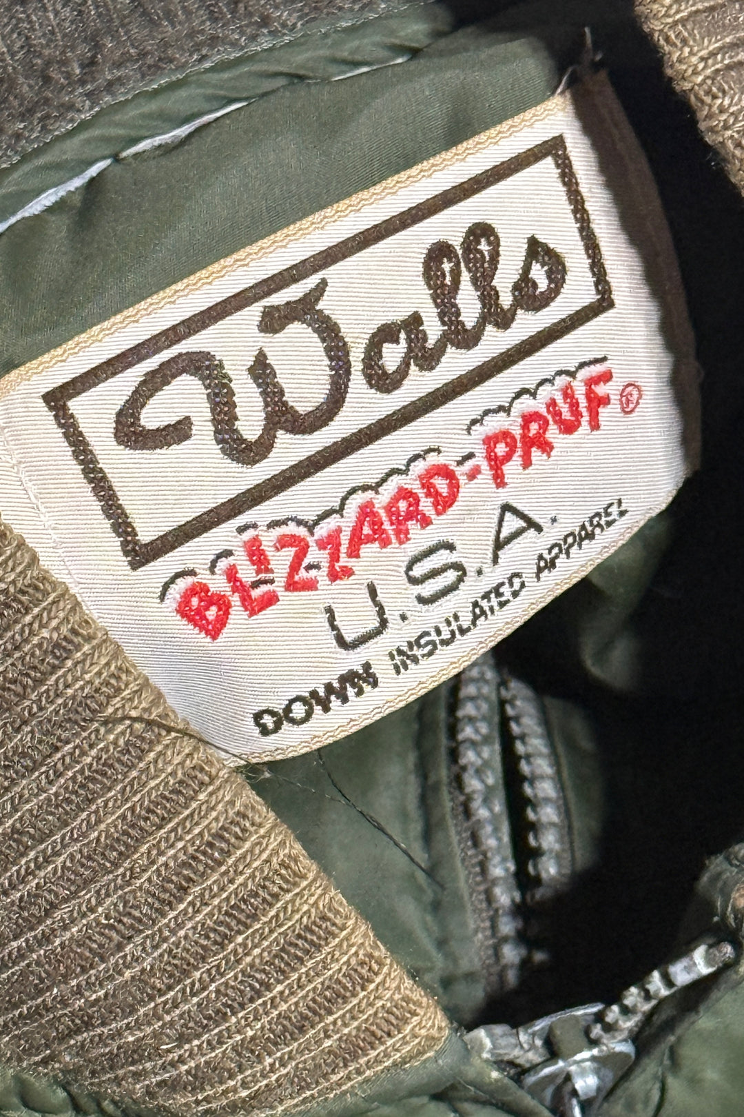 1970’S WALLS BLIZZARD-PRUF®️ MADE IN USA THRASHED CROPPED QUILTED GOOSE DOWN BOMBER JACKET LARGE