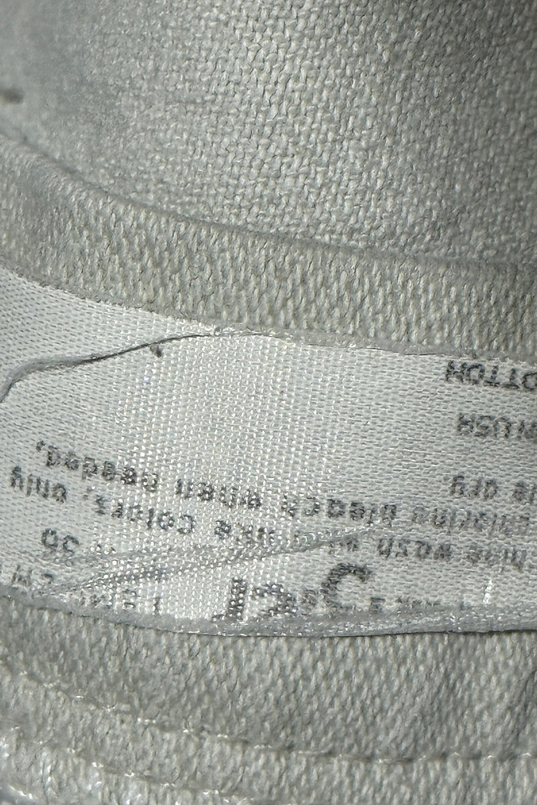 1990’S WRANGLER 13MWZ MADE IN USA OFF WHITE DENIM JEANS 28 X 34