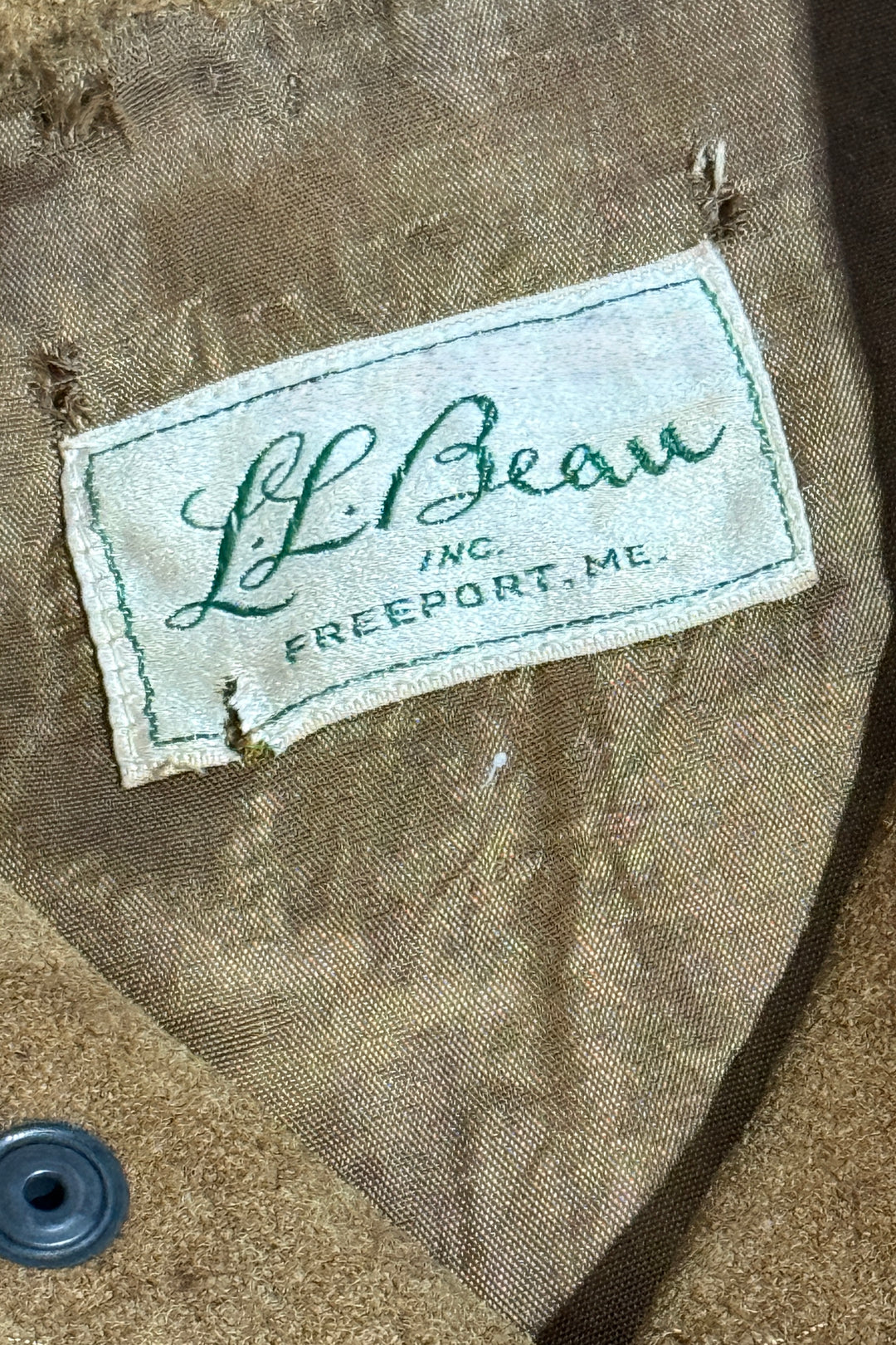 1970’S LL BEAN MADE IN USA CROPPED HONEY SUEDE LEATHER TYPE III TRUCKER JACKET LARGE