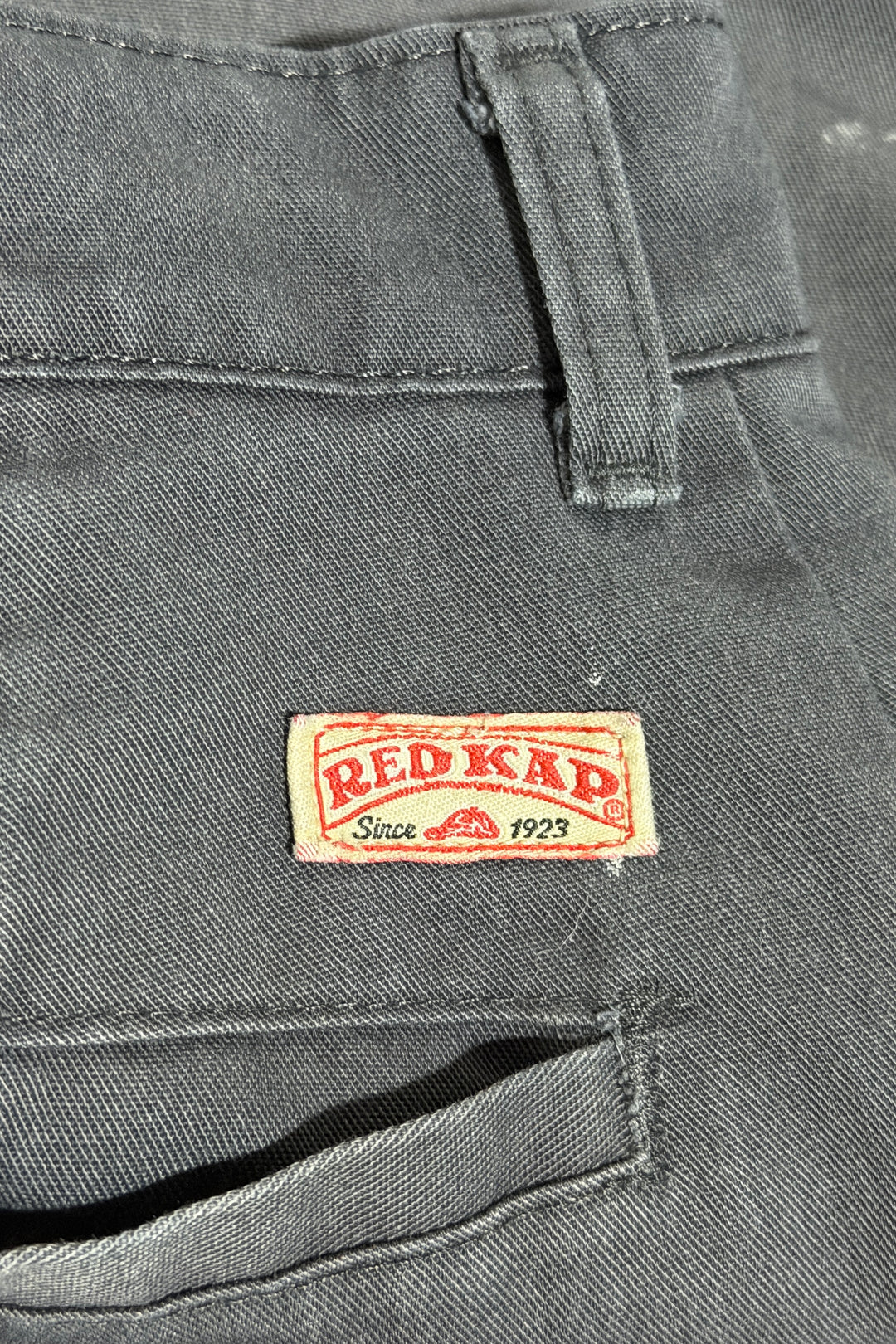 1990’S RED KAP THRASHED &amp; FADED DARK GRAY TWILL WORKWEAR CHINO PANTS 32 X 32