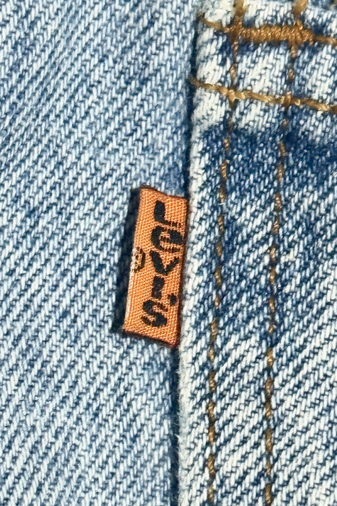 1990’S LEVI’S 550 ORANGE TAB FADED LIGHT WASH BAGGY DENIM JEANS 32 X 34