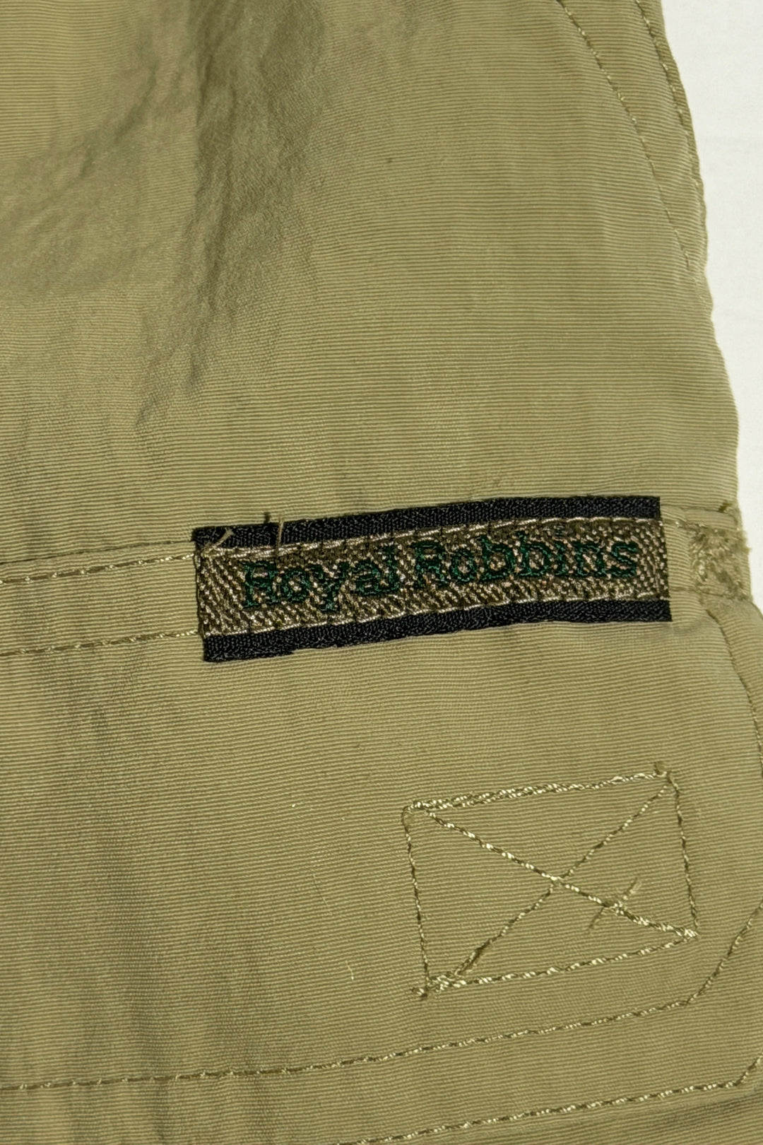 1990’S ROYAL ROBBINS BELTED OLIVE GREEN CARGO 7” HIKING SHORTS LARGE