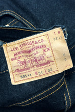 Cargar imagen en el visor de la galería, 1990&#39;S LEVI’S 501XX MADE IN USA BLACK DENIM JEANS 30 X 30
