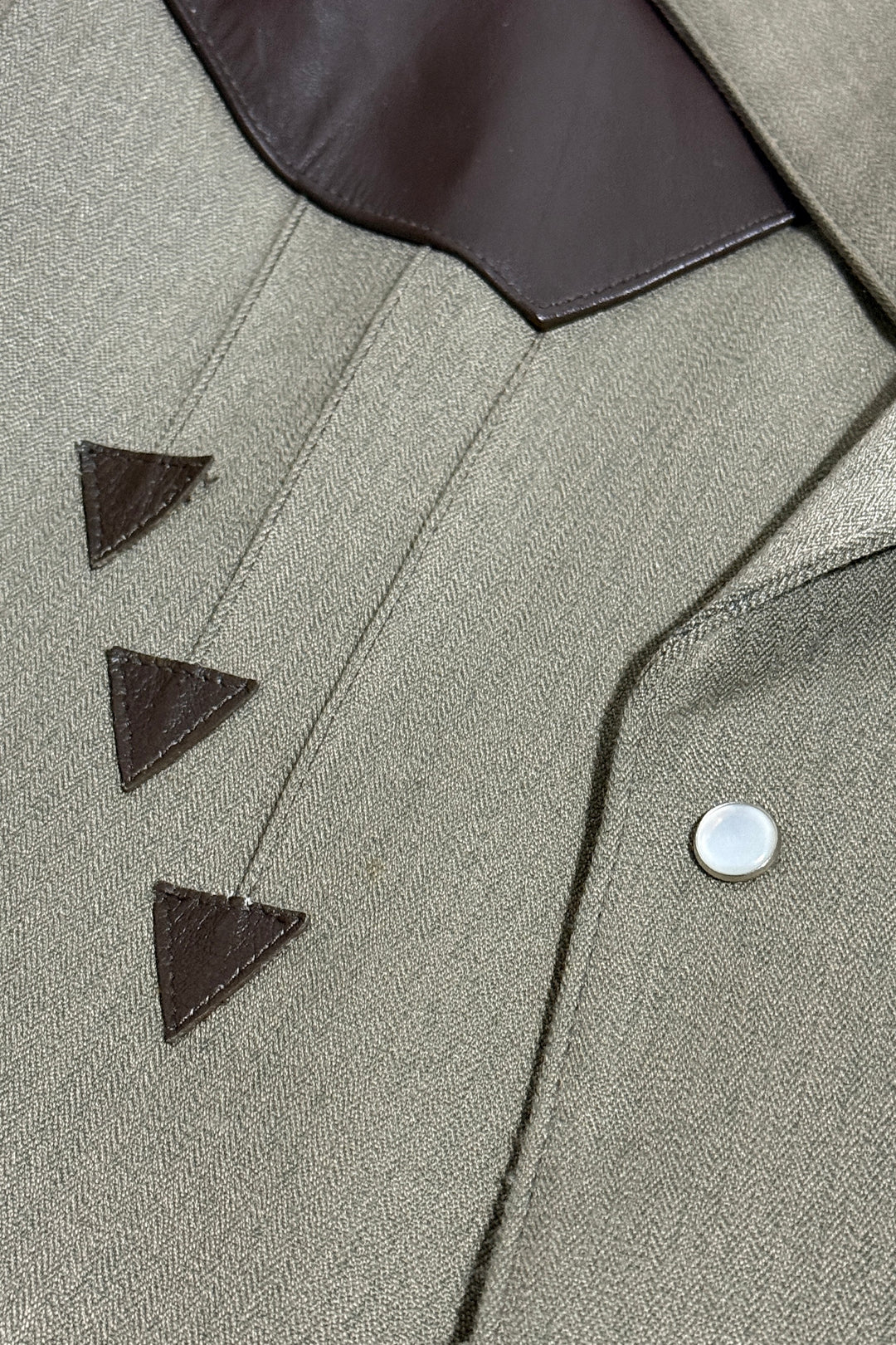 1980’S FAR WEST MADE IN USA CROPPED LEATHER PANEL YOKE WESTERN SUIT 44R