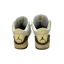 Load image into Gallery viewer, 2000’S JORDAN 3 2001 REISSUE MOCHA BROWN WHITE BASKETBALL SHOES 12
