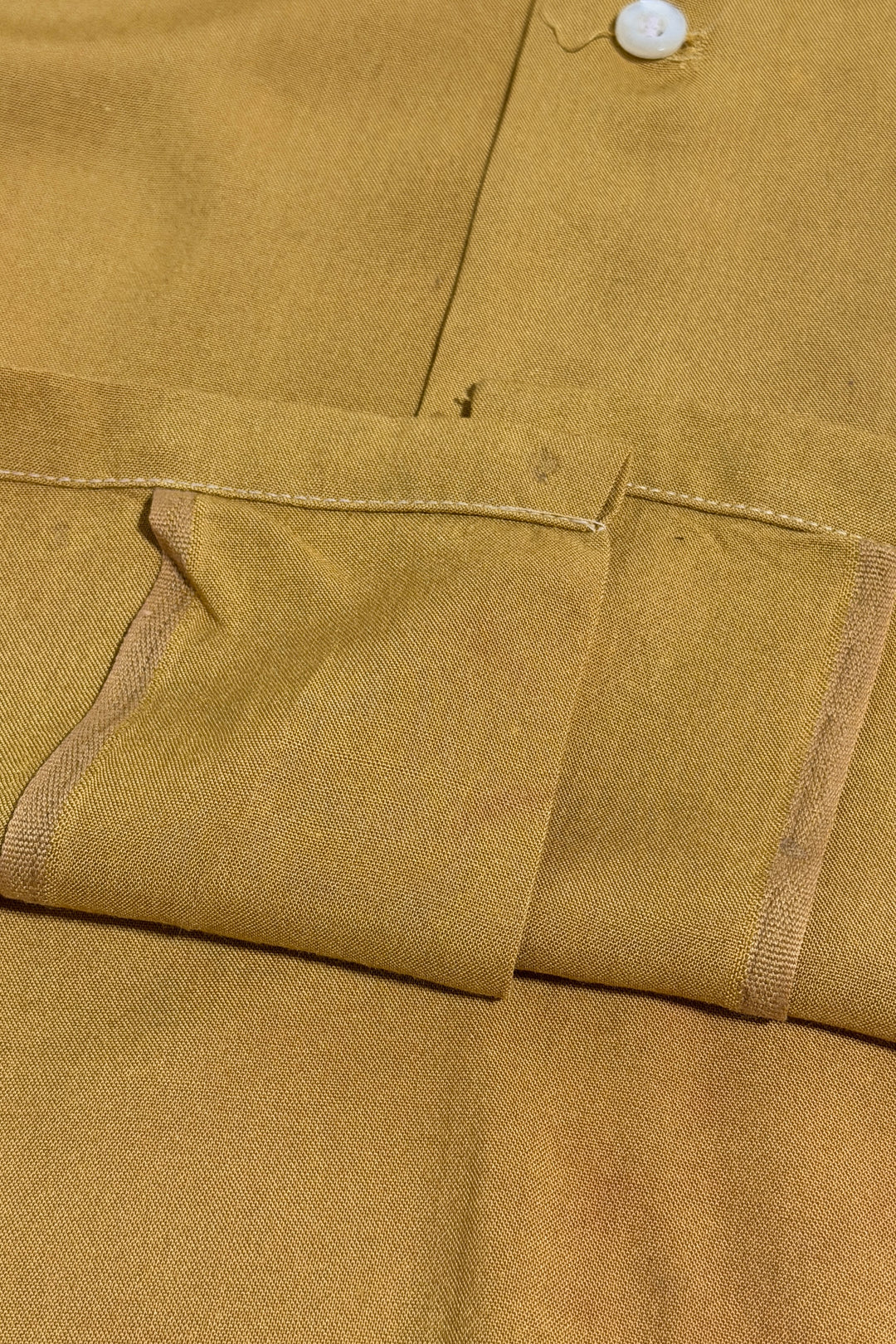 1950’S PENNEY’S TOWNCRAFT MADE IN USA THRASHED &amp; FADED CROPPED SELVEDGE MUSTARD EMBROIDERED CREST LOOP COLLAR S/S B.D. SHIRT LARGE