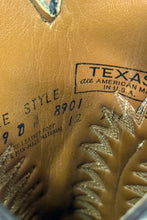 Load image into Gallery viewer, 1970’S TEXAS BOOTS MADE IN USA LEATHER COWBOY BOOTS 9
