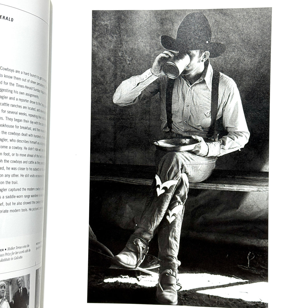 MOMENTS: THE PULITZER PRIZE WINNING PHOTOGRAPHS BOOK