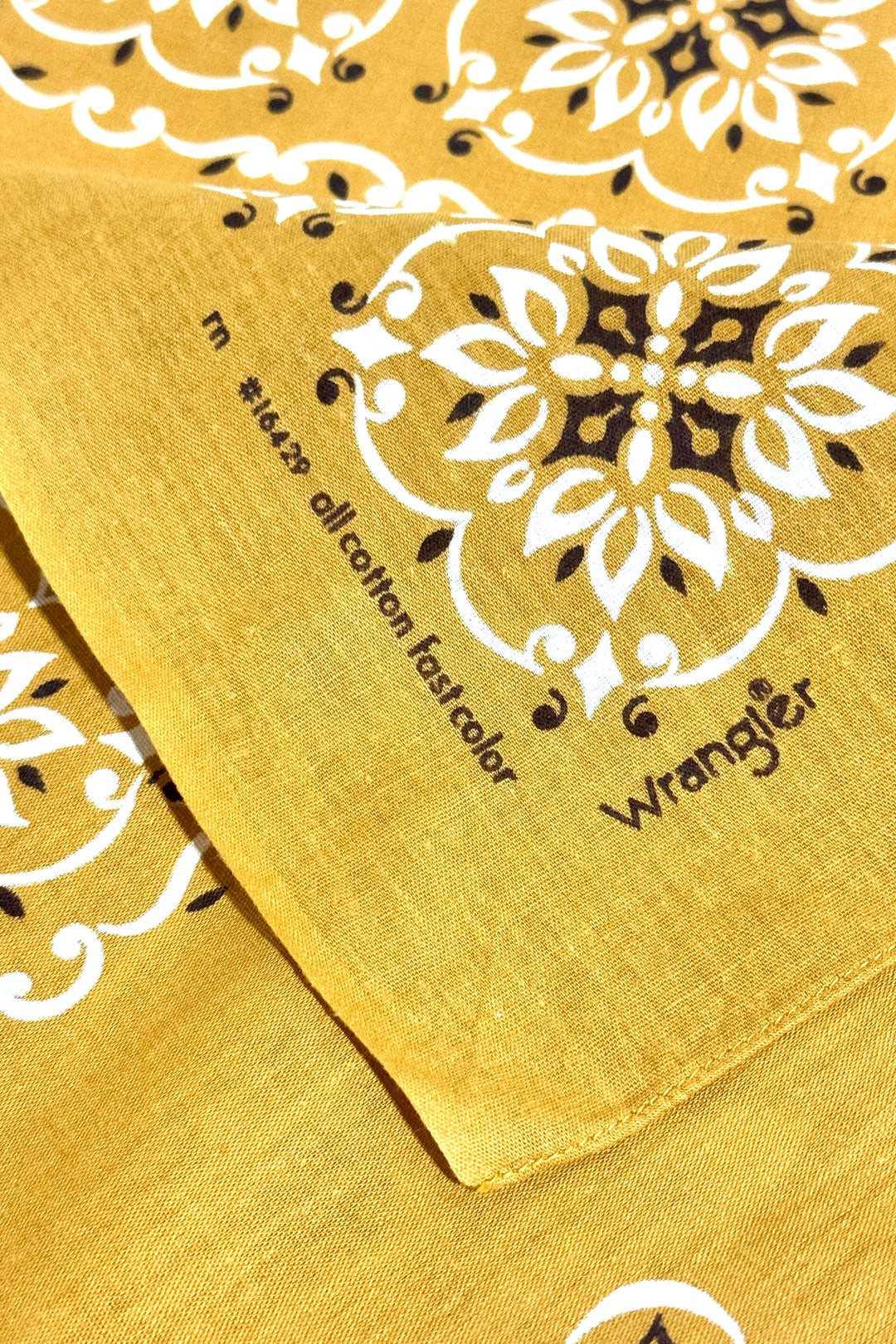 1970’S WRANGLER MADE IN USA SELVEDGE COLORFAST YELLOW PAISLEY BANDANA