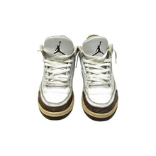 Load image into Gallery viewer, 2000’S JORDAN 3 2001 REISSUE MOCHA BROWN WHITE BASKETBALL SHOES 12
