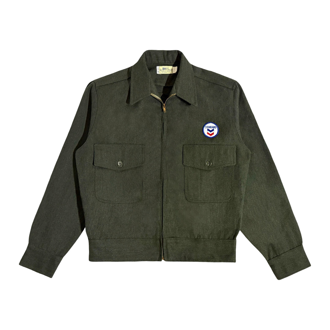 1950’S BOSS COMMERCIAL UNIFORM CO LOS ANGELES MADE IN USA CROPPED OLIVE WOOL WHIPCORD TWILL “STANDARD OIL CALIFORNIA” WORKWEAR JACKET LARGE