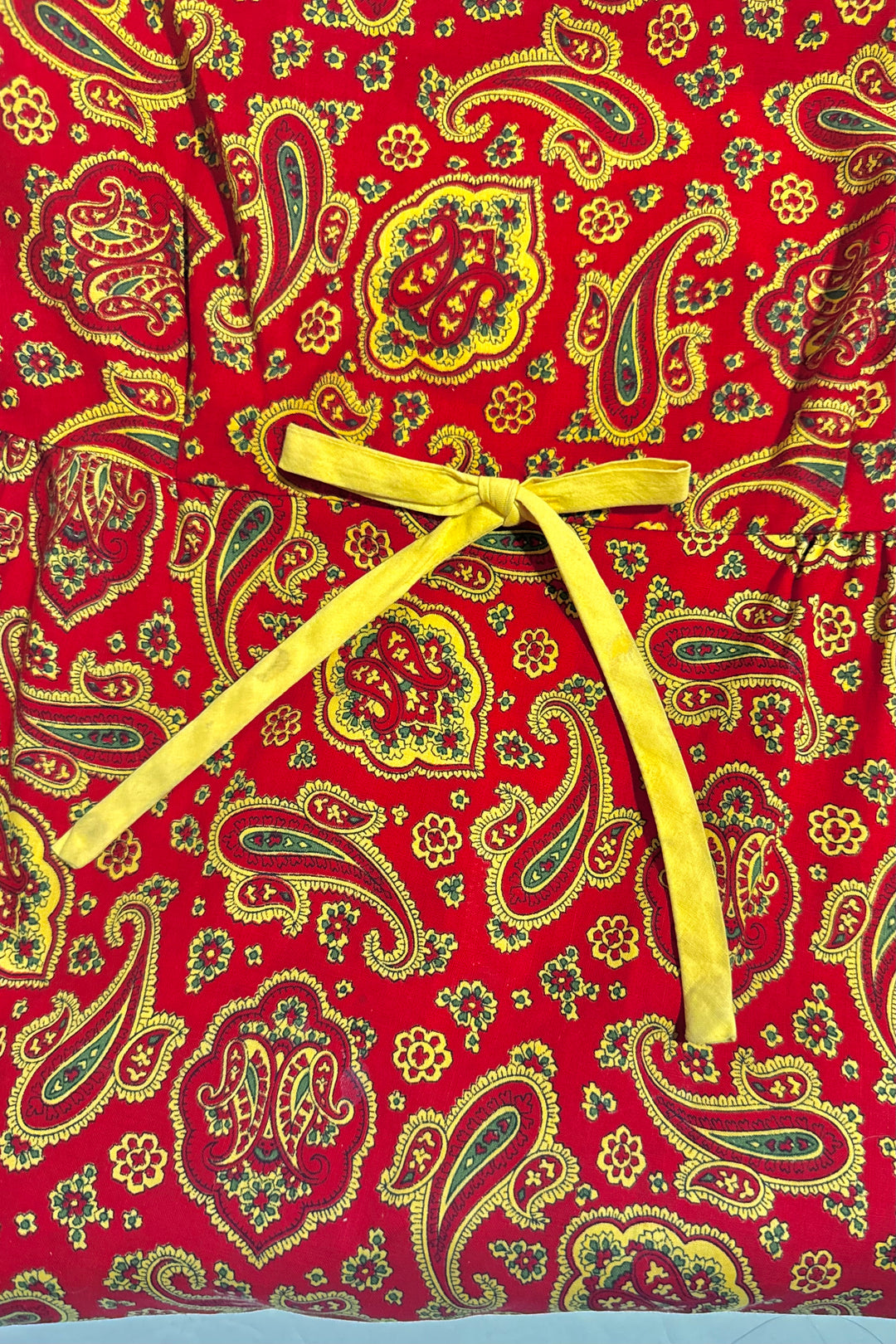 1970S PSYCHEDELIC PRAIRIE FOLK CRIMSON PAISLEY EMPIRE WAIST CONTRASTING TRIM FLUTTER SLEEVE DRESS MEDIUM