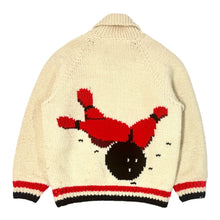 Cargar imagen en el visor de la galería, 1950’S BOWLING COWICHAN MADE IN CANADA CROPPED LINED KNIT WOOL CARDIGAN SWEATER JACKET MEDIUM
